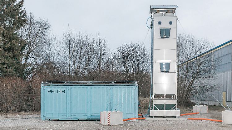 Das Startup Phlair filtert mit diesem Turm per elektrochemischem Verfahren CO2 aus der Atmosphäre.