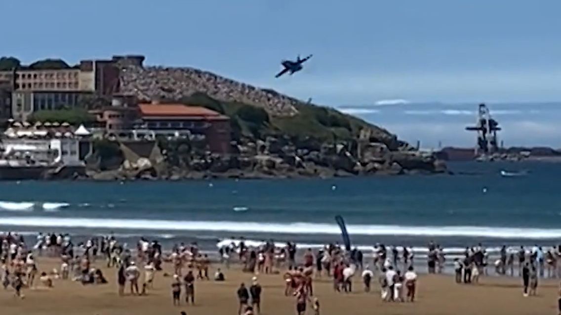 kampfjet_strand.jpg