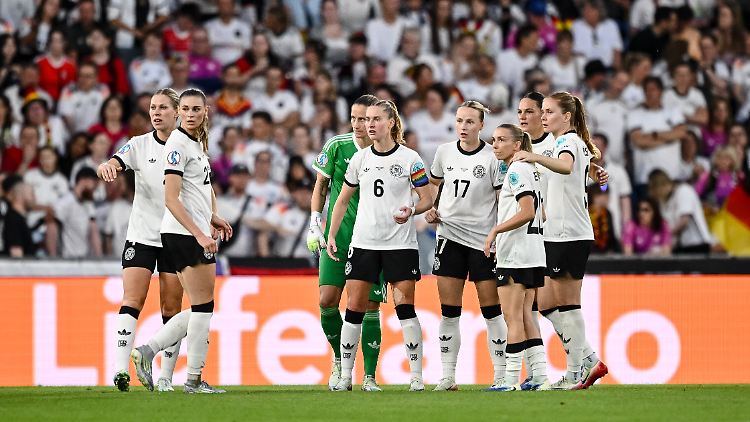 Zwei Spielerinnen aus dem Team, das Frankreich im Viertelfinale besiegte, bekommen die Auszeichnung.