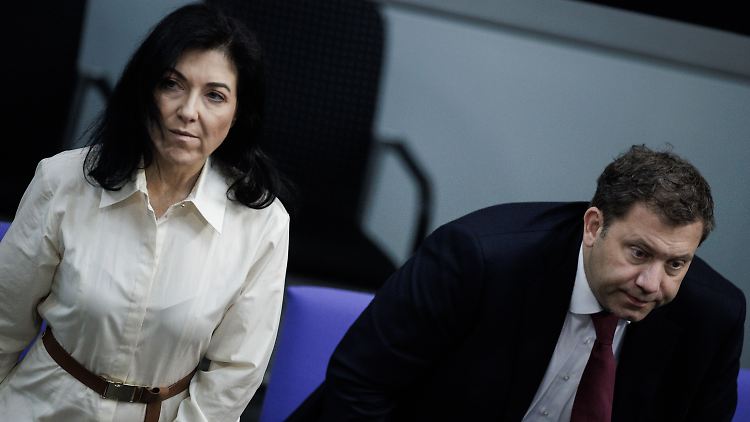 Uneinig beim Thema Rente: Wirtschaftsministerin Katherina Reiche stößt auf Kritik von Vizekanzler Lars Klingbeil.