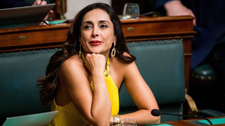 "Ich weiß sehr gut, welche Monster ihr seid", schreibt Safai an das iranische Regime gerichtet.