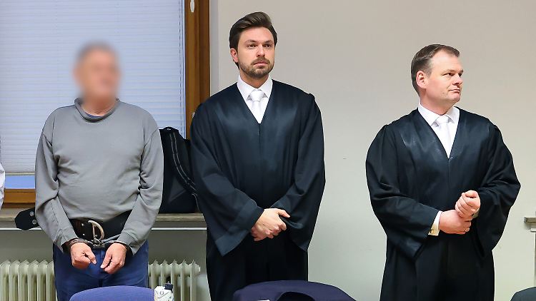 Der Angeklagte (l.) hatte die Tat immer bestritten. 