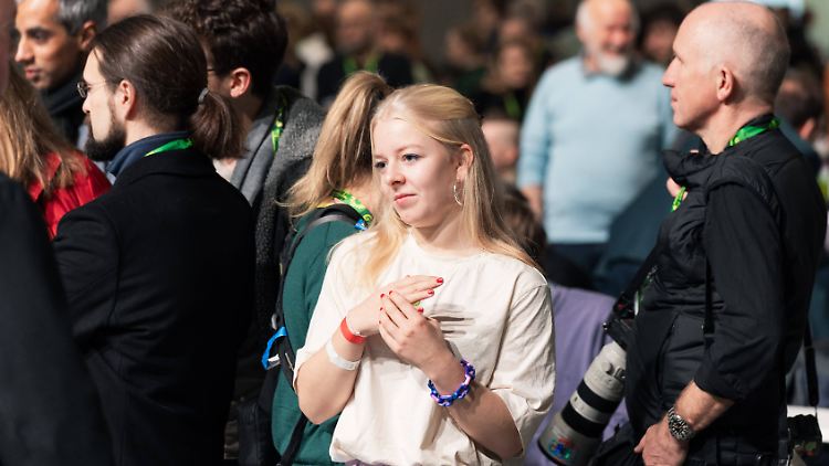 Jette Nietzard auf der Bundesdelegiertenkonferenz der Grünen im Januar.