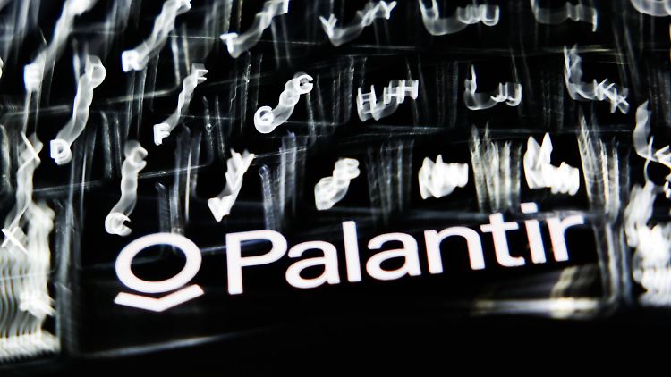 Das Unternehmen Palantir wurde 2003 in den USA gegründet - unter anderem von Tech-Milliardär Peter Thiel, der auch hinter Paypal steckt.