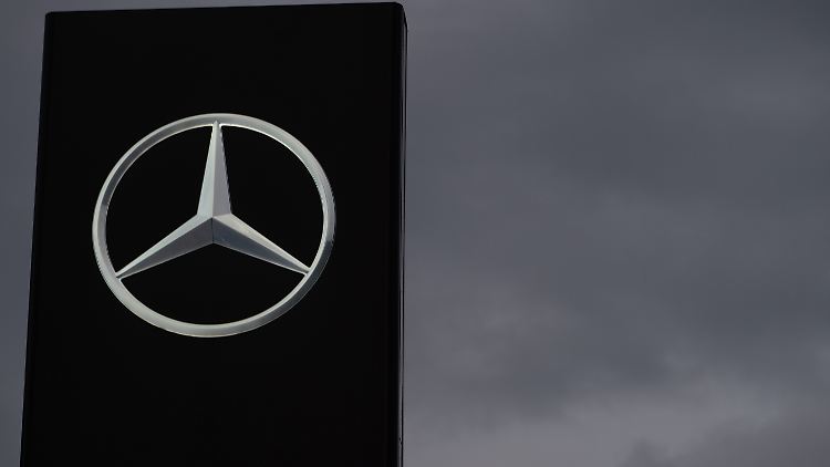 Wirtschaftlich dunkle Wolken über Mercedes Benz. 