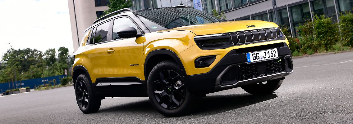 Jeep_Avenger_4Xe_VO.jpg