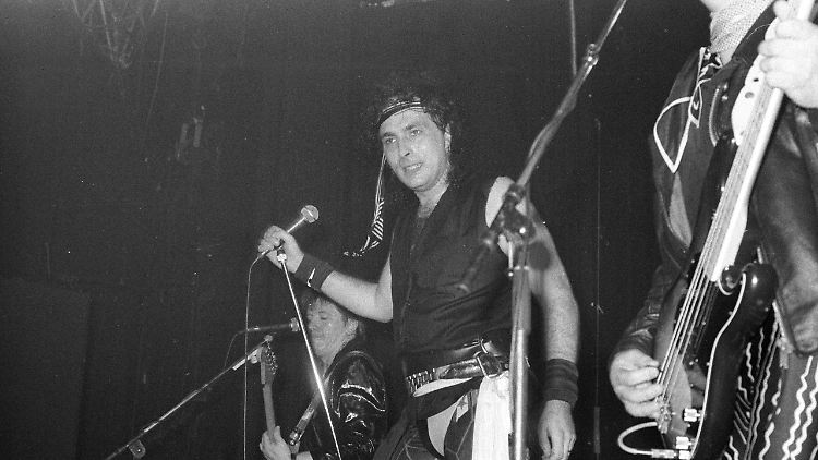 Paul Mario Day mit Sweet 1988 bei einem Auftritt in Berlin.
