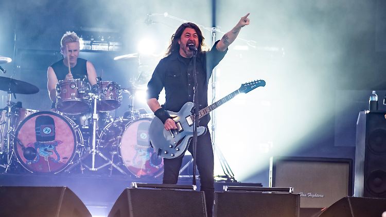 Foo-Fighters-Drumer Josh Freese (l.) kehrt zu Nine Inch Nails zurück. 