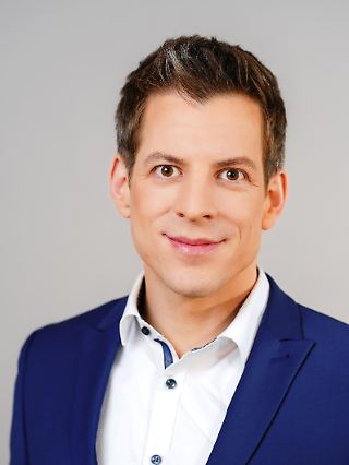 Daniel_Schüler_8150C (2).jpg