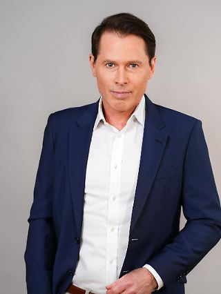 Ulrich_von der Osten_6B30E (2).jpg