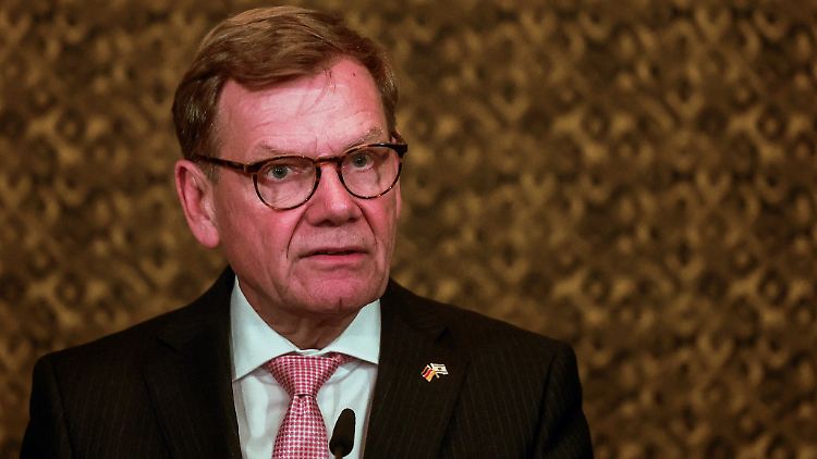 Außenminister Wadephul warnt Israel, dass das Land drohe, "international immer weiter isoliert zu werden".