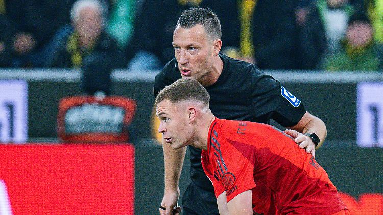 Die Kapitänsregel bedeutet nicht, dass es ein Gesprächsverbot für alle anderen Spieler mit dem Schiedsrichter gibt.