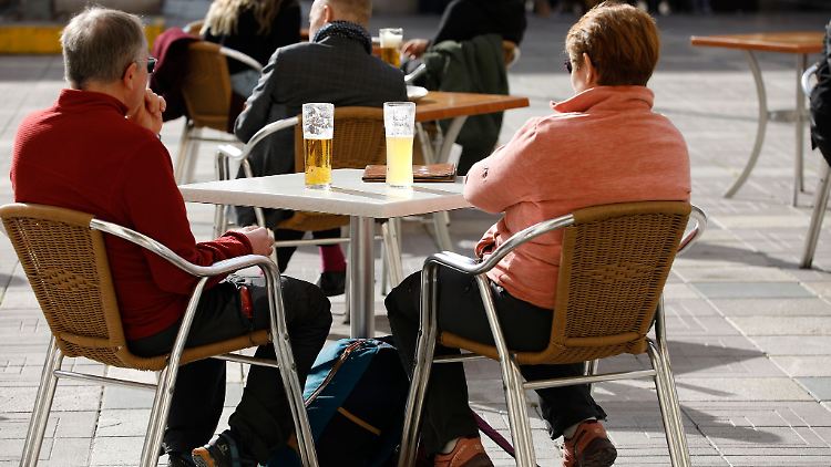 Wer im Ruhestand im Ausland lebt, benötigt unter Umständen einen sogenannten Lebensnachweis, um weiter die Rentenzahlungen zu erhalten.
