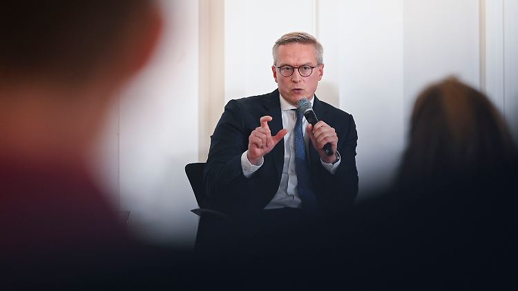 "Wir müssen alles dafür tun, um heranwachsenden Menschen eine sichere und gesunde Umgebung zu schaffen, in der sie sich entwickeln können", sagt Wildberger.