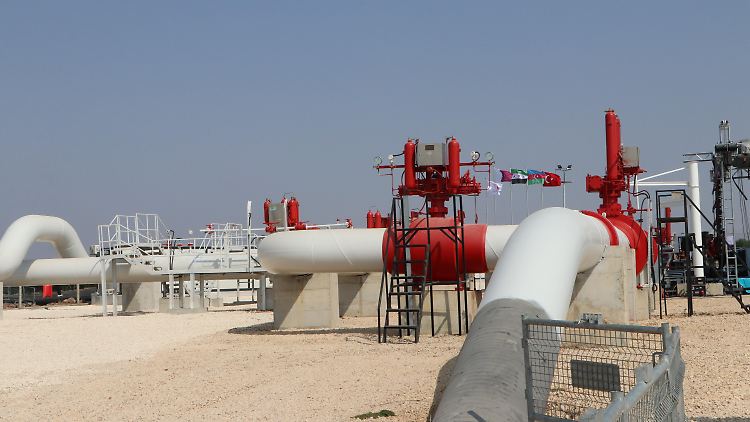 Über die Pipeline sollen laut Anadolu bis zu sechs Millionen Kubikmeter Gas pro Tag nach Syrien gelangen.