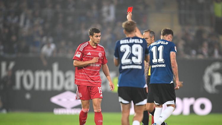 Tim Oberdorf flog noch in der ersten Halbzeit vom Platz.
