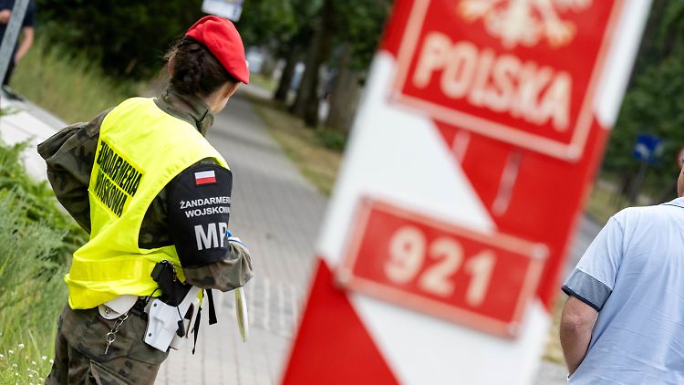 Die Kontrollen finden seit Anfang Juli als Antwort auf deutsche Grenzkontrollen statt.
