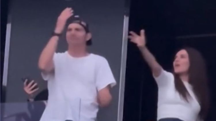 Ashton Kutcher Mila Kunis2.jpg