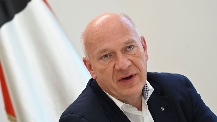 "Ich bin zuversichtlich, dass die Wende in der Migrationspolitik bald noch mehr Wirkung zeigen wird", sagte Wegner. 