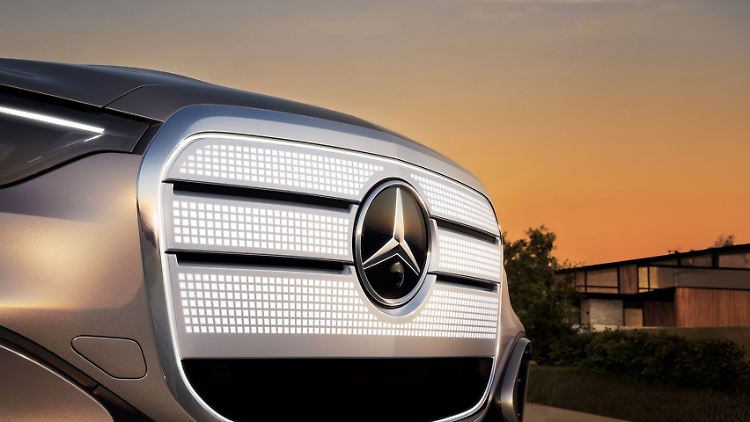 Der Grill des neuen elektrisch angetriebenen GLC ist von LED-Technik geprägt und setzt in puncto Design ganz auf Heritage.