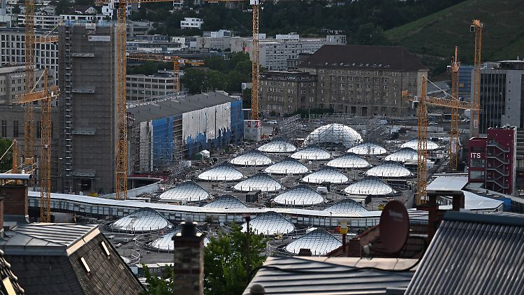 Die Bahn beziffert die Gesamtkosten für das Projekt Stuttgart 21 derzeit auf rund 11 Milliarden Euro. 