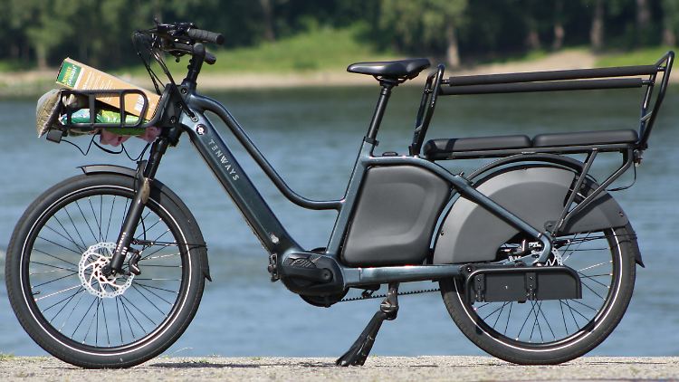 Mit dem Longtail Duo bietet Tenways ein vielseitig talentiertes Lastenrad mit E-Unterstützung an. Es ist rund zwei Meter lang.