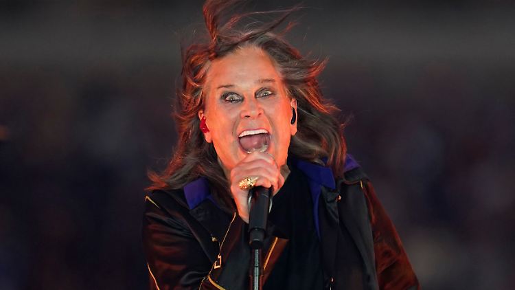 Ozzy Osbourne wurde 76 Jahre alt. 