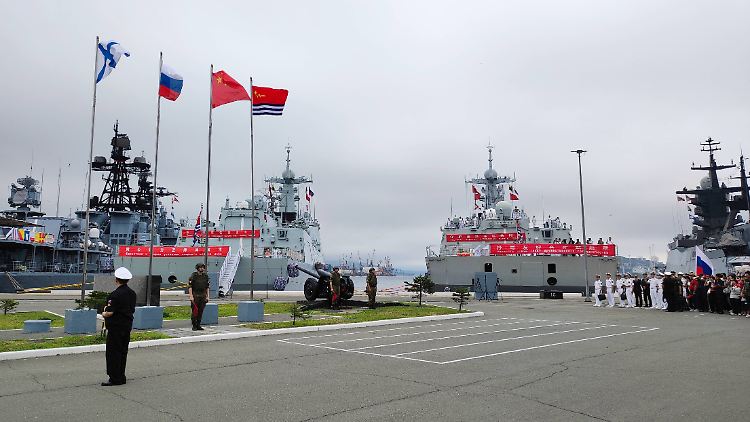 Mehrere Tage lang hielten China und Russland schon gemeinsame Marinemanöver ab.