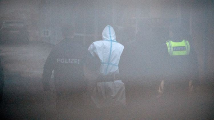 Der Täter soll psychisch krank und bereits mehrfach gewalttätig aufgefallen sein. 