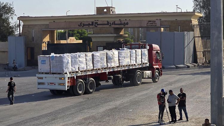 Für Organisationen und Staaten ist es nicht leicht, Hilfslieferungen nach Gaza zu bringen.