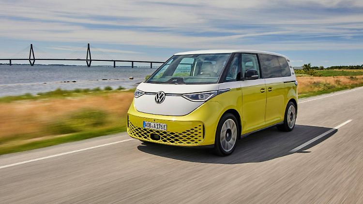 Bulli für die Generation E? Der VW ID.Buzz kombiniert Retro-Charme beim Design mit rein elektrischem Antrieb.