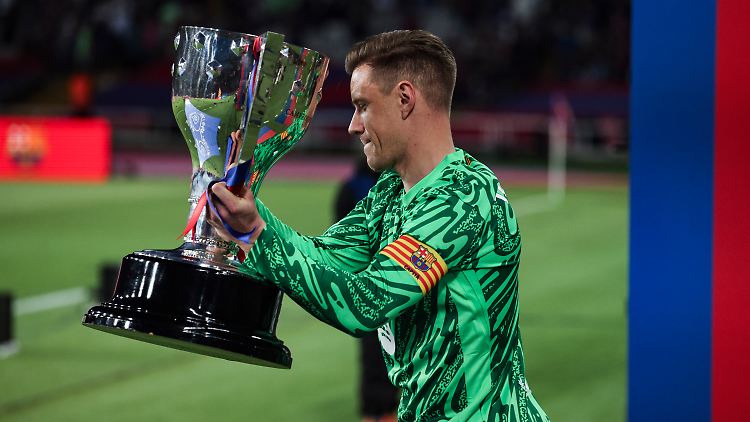 Ein Bild aus besseren Zeiten: ter Stegen beim Feiern der spanischen Meisterschaft.
