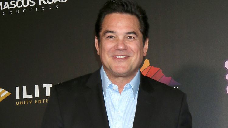 Das "Superman"-Cape hängt schon lange im Schrank: So sieht Dean Cain heute aus.