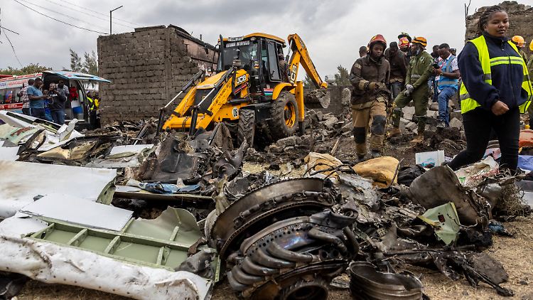 Das Flugzeug stürzte im Bezirk Kiambu in ein Wohngebiet.
