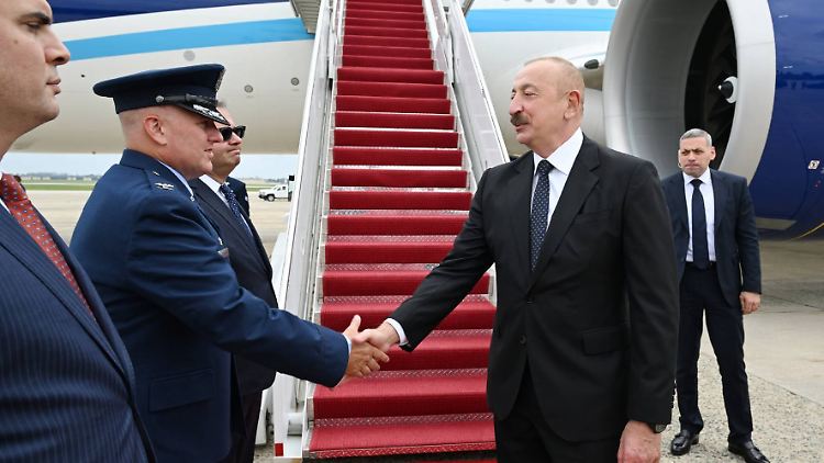 Ilham Alijew, Aserbaidschans Präsident, ist bereits in Washington gelandet.