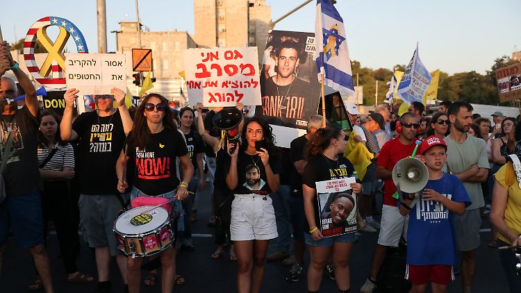 In Israel wird weiter für einen Geisel-Deal demonstriert. 