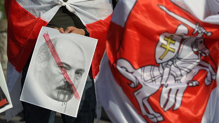 2020 ließ Lukaschenko die friedlichen Proteste mit Gewalt niederschlagen. 