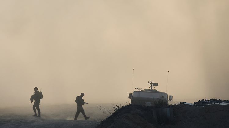 Israelische Soldaten an der Grenze zum Gazastreifen.