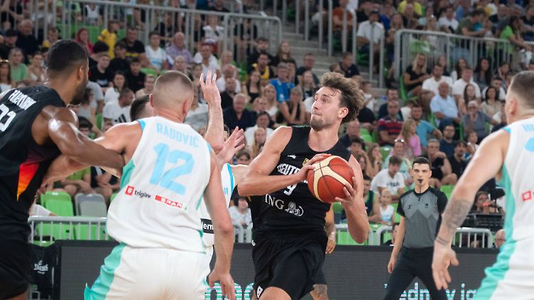 Nach EM-Bronze 2022 und WM-Gold 2023 greifen die deutschen Basketballer wieder nach einer Medaille.