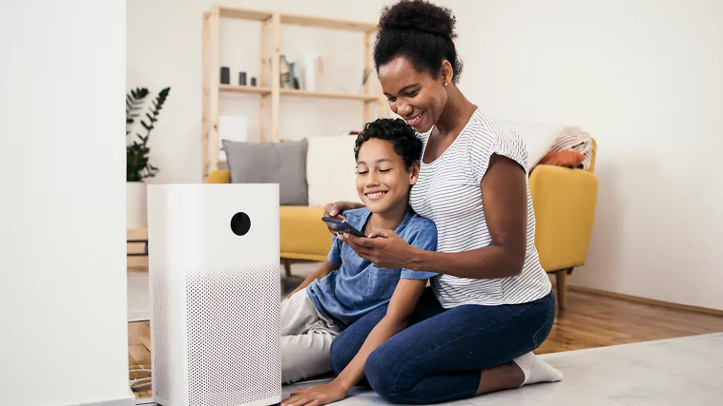 Ein-mobiles-Klimageraet-haelt-im-Sommer-die-Innenraeume-kuehl