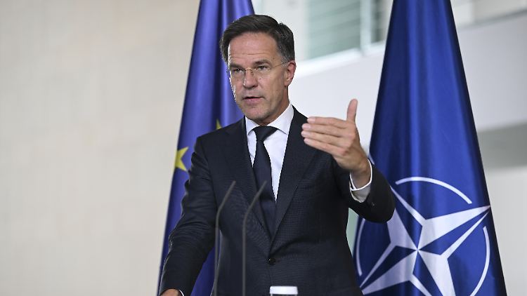 In territorialen Fragen sei es wichtig, zwischen einer "de facto" und einer "de jure" Anerkennung zu unterscheiden, sagt Rutte.