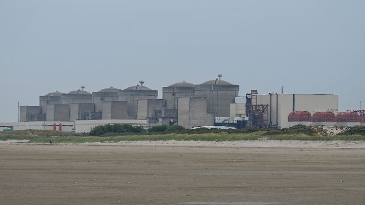 Das Atomkraftwerk Gravelines ist mit sechs Druckwasserreaktoren eines der größten Frankreichs.