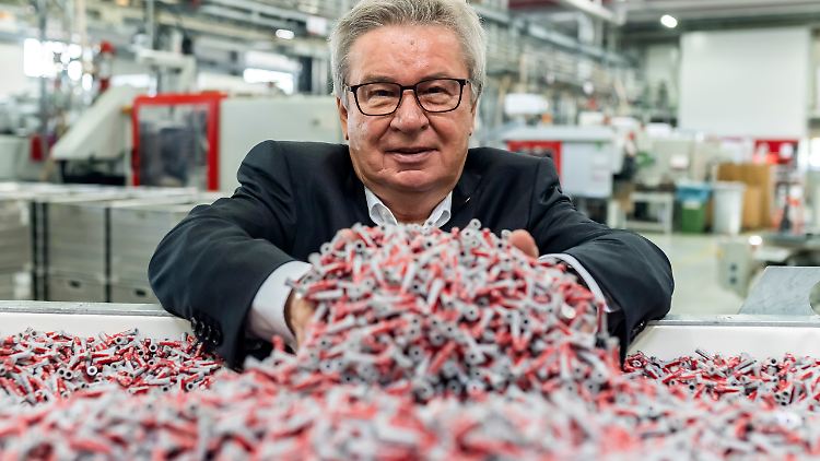Klaus Fischer ist als 25-Jähriger in das von Vater Artur gegründete Unternehmen in Waldachtal im Nordschwarzwald eingetreten.