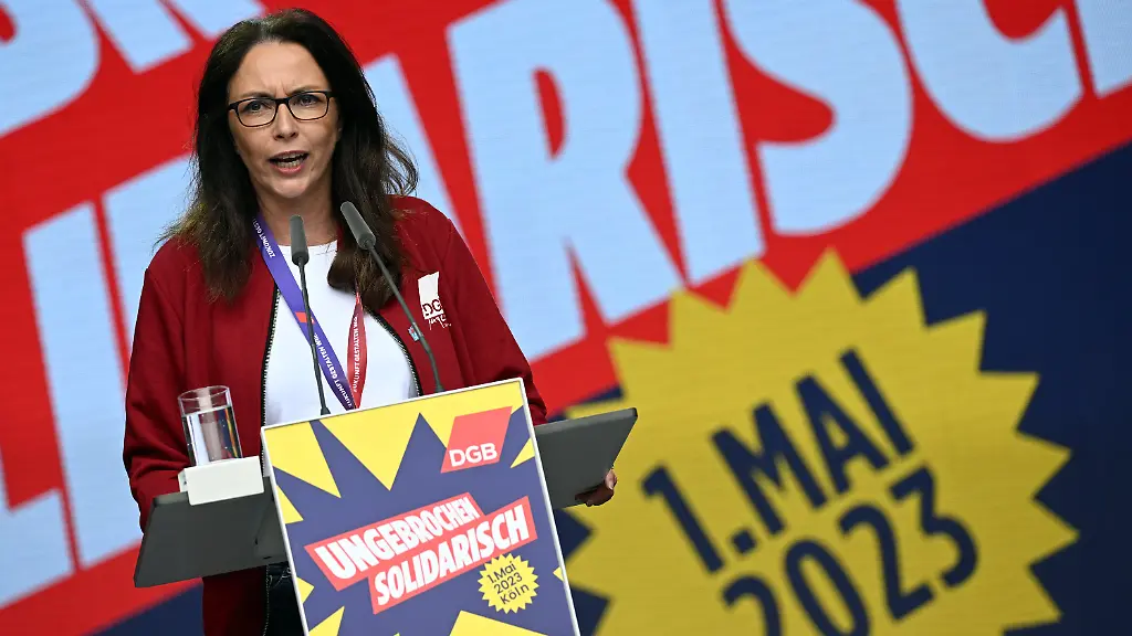 77eecb90fe15e1533b51687c3ef489c0