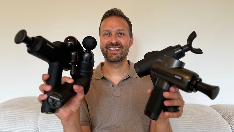 Fünf Massagepistolen haben wir dem Praxistest unterzogen - welche kann überzeugen, wenn es darum geht, Verspannungen effektiv zu lösen? 