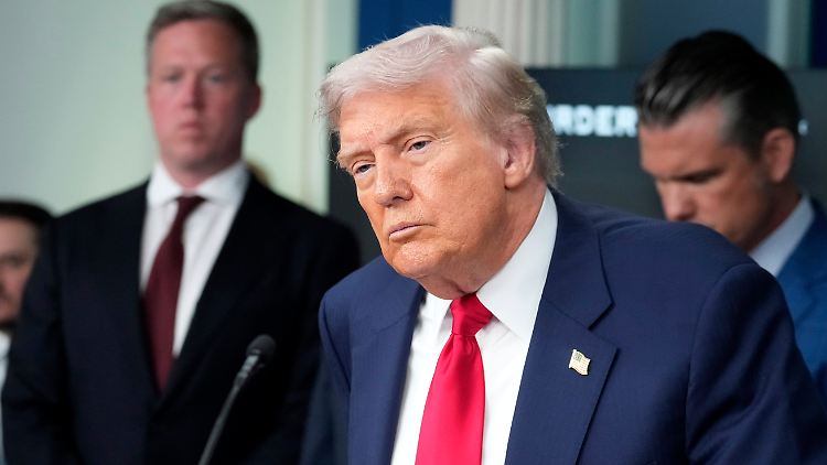 Trump betont immer wieder, für einen Waffenstillstand in der Ukraine werde ein "Gebietsaustausch" nötig sein.