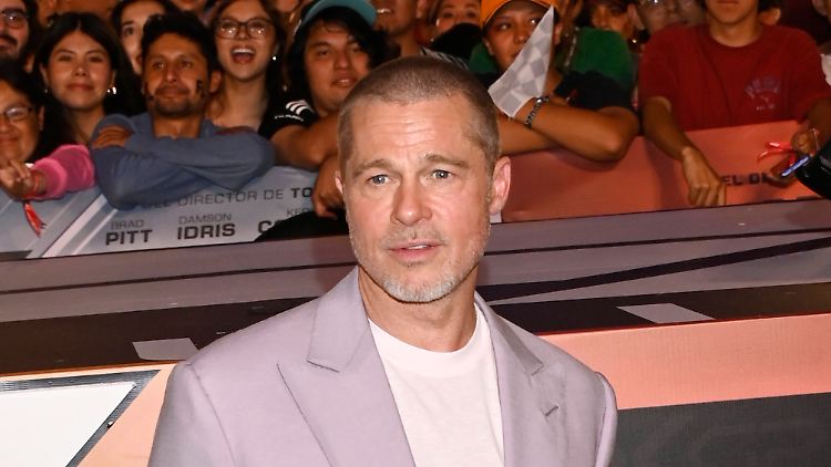 Brad Pitt macht Promo für "F1" - zeitgleich steigen Diebe bei ihm ein.