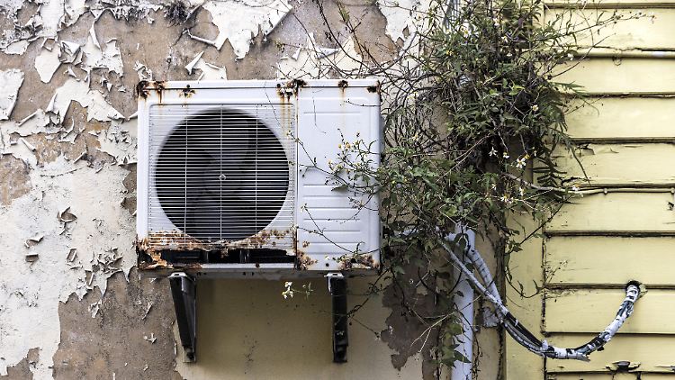 Wenn Klimaanlagen nicht regelmäßig gewartet werden, können sie zum Gesundheitsrisiko werden.