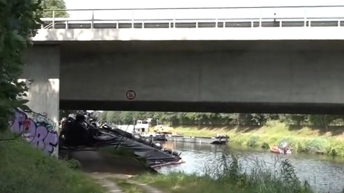 Lkw_Unfall_Elbe-Lübeck-Kanal.jpg
