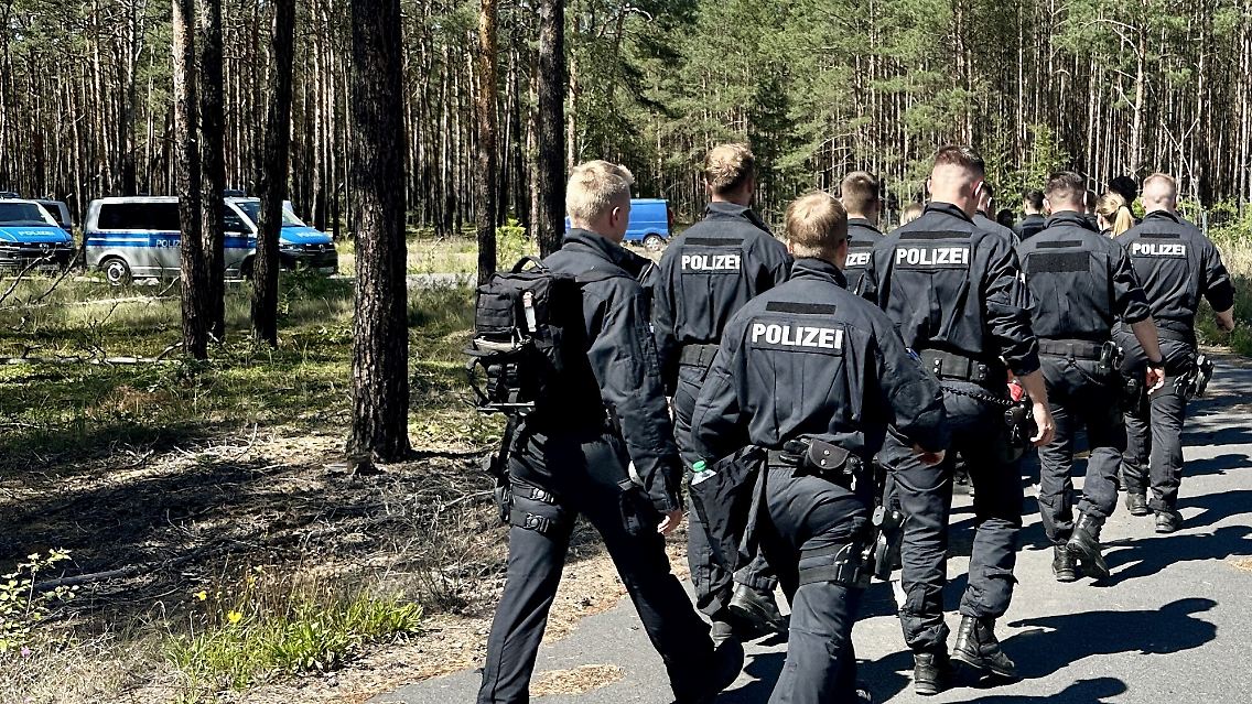Die Polizei suchte mit einem Großaufgebot nach dem Jungen.
